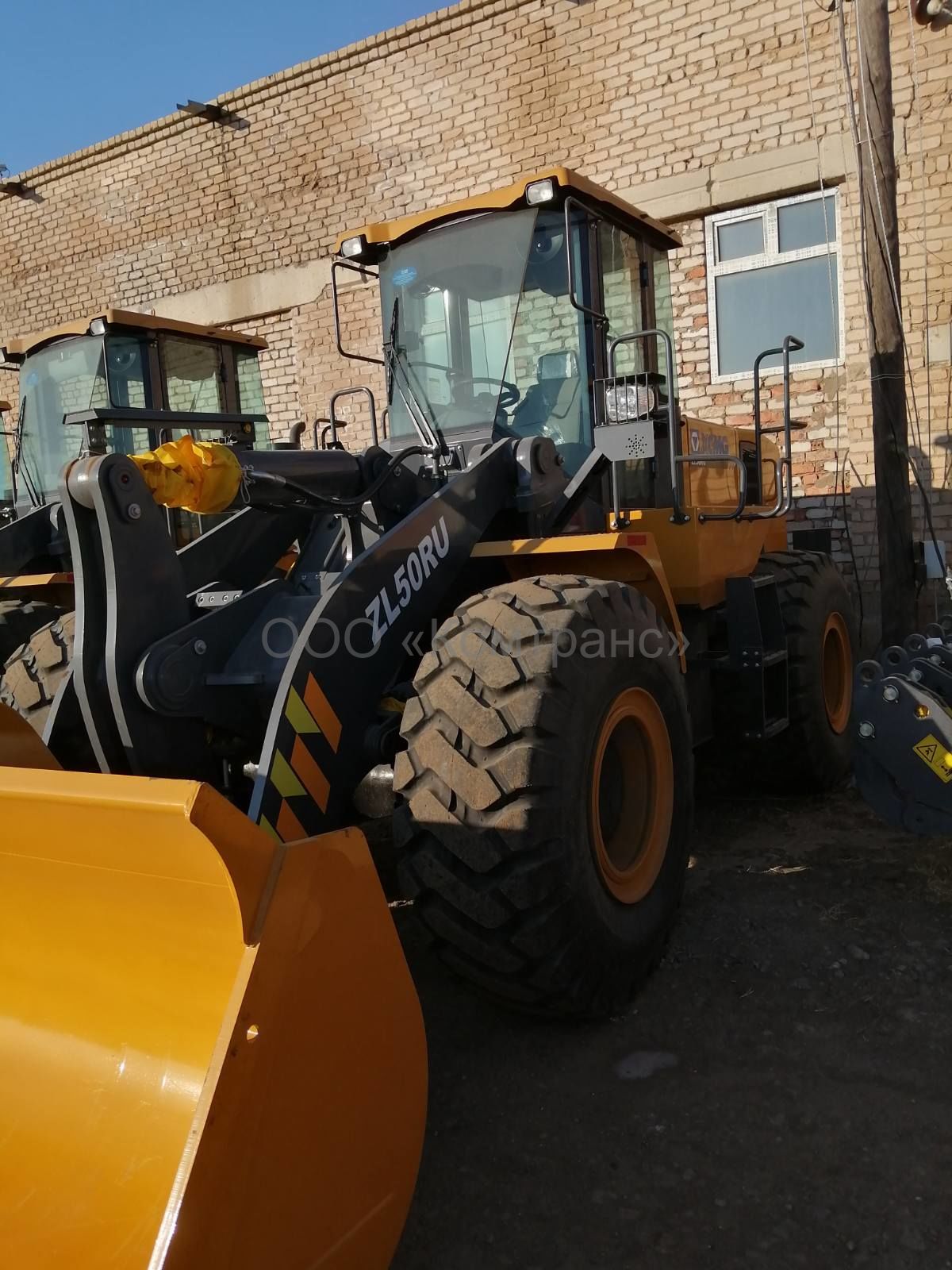 Фронтальный погрузчик XCMG ZL50RU